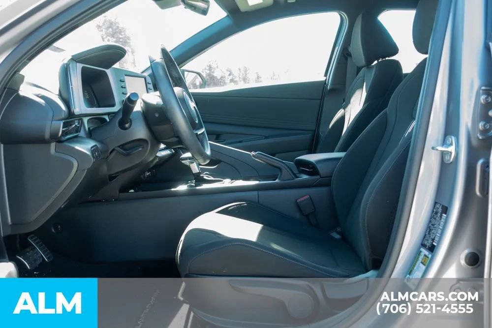 Certified 2025 Hyundai Elantra Sport FWD image 17