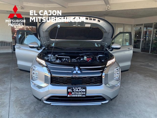 New 2025 Mitsubishi Outlander SE image 25