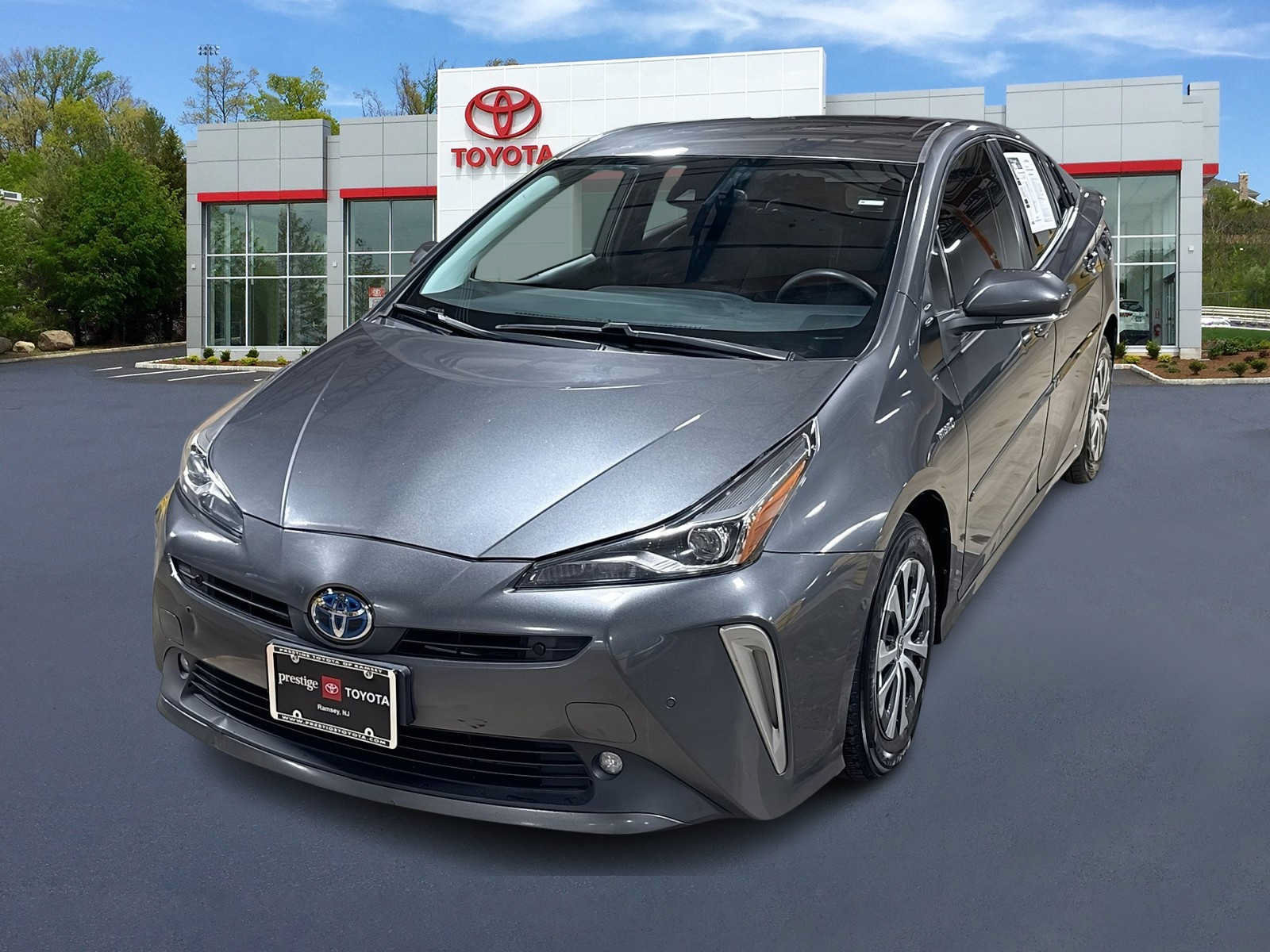 Used 2022 Toyota Prius LE AWD/4WD video 1
