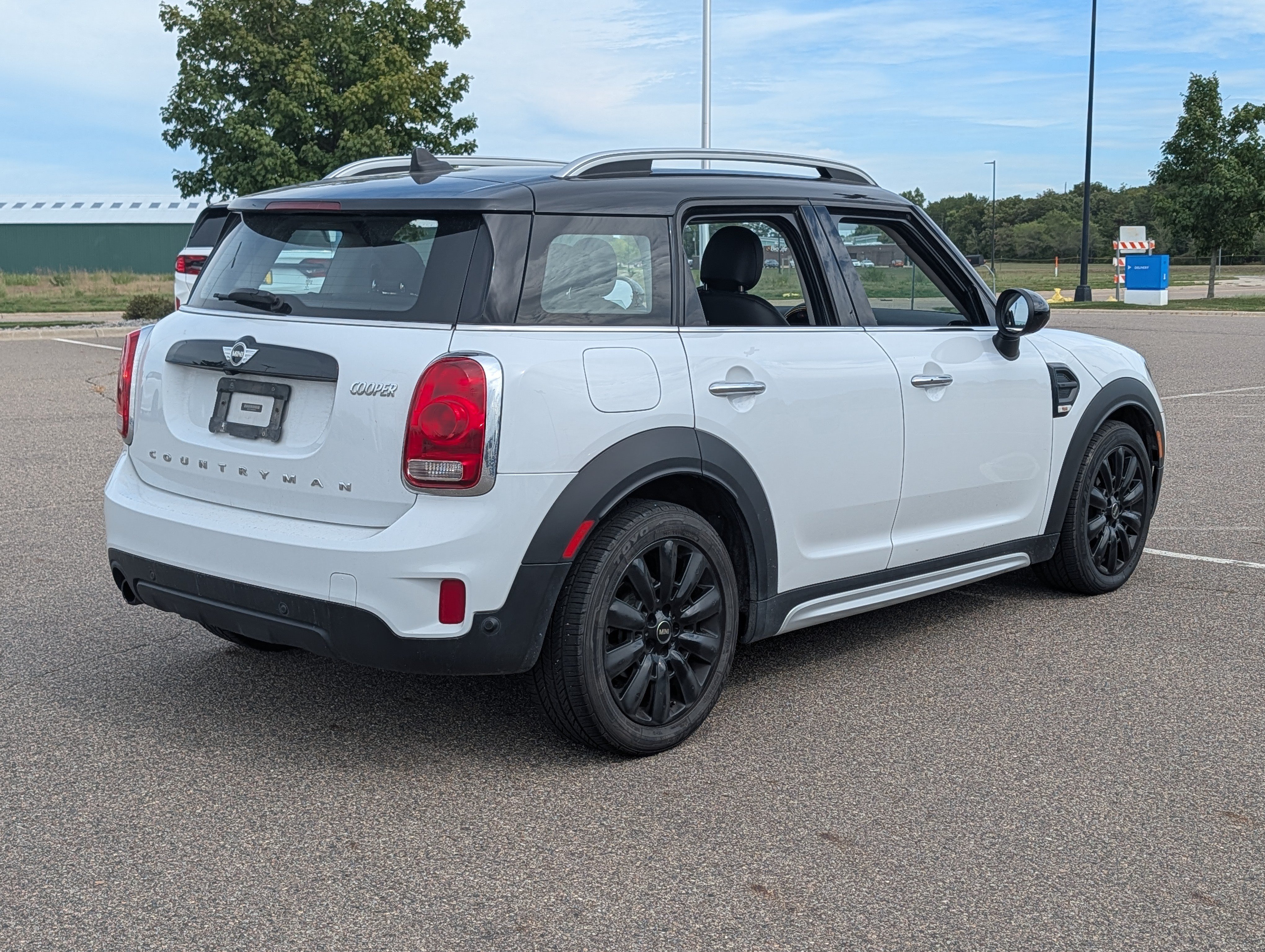 Used 2017 MINI Cooper Countryman FWD image 4