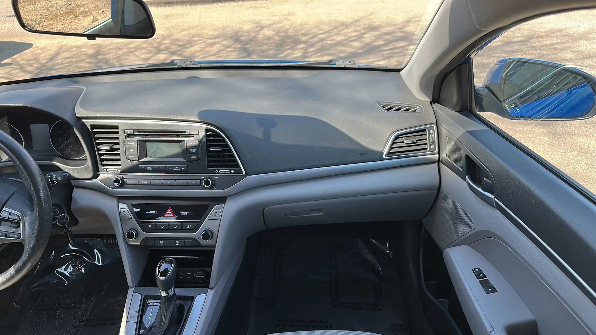 Used 2017 Hyundai Elantra SE image 27