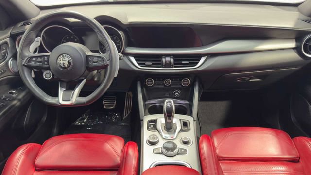 Used 2022 Alfa Romeo Stelvio Veloce AWD/4WD image 18