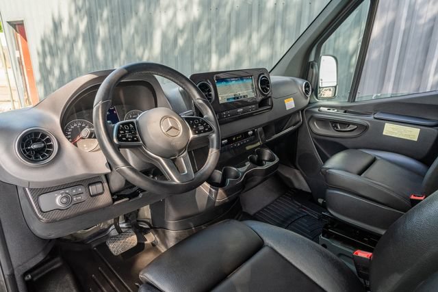 Used 2021 Mercedes-Benz Sprinter 2500 image 23