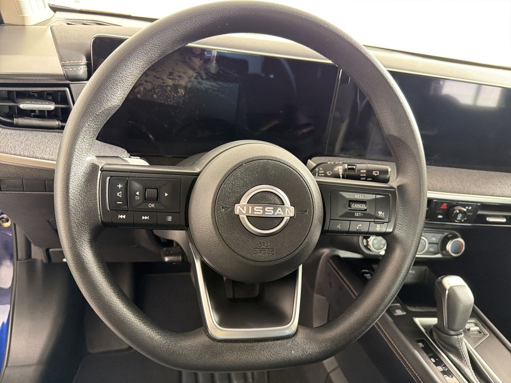 Used 2025 Nissan Kicks SV image 17