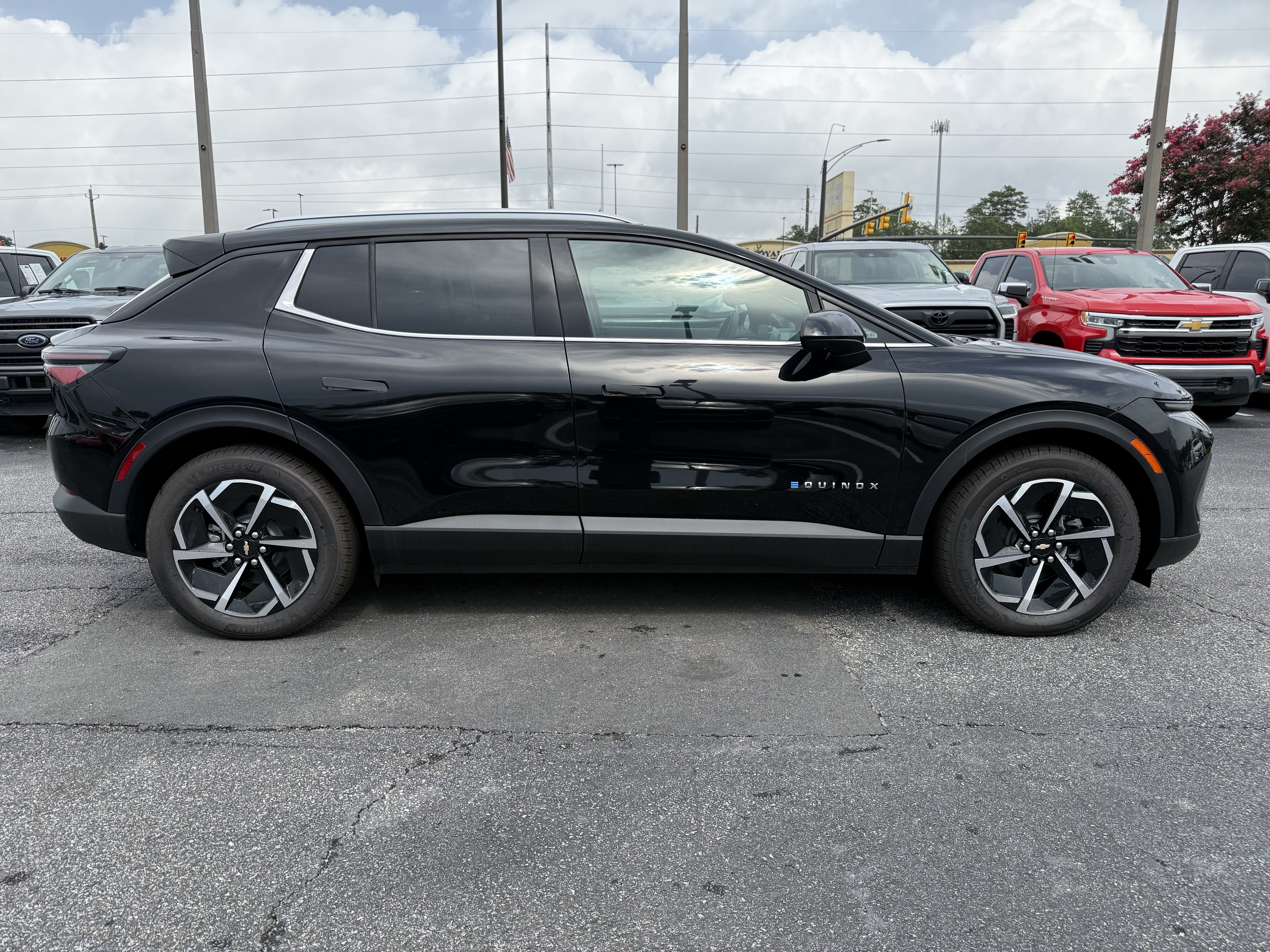 New 2026 Chevrolet Equinox EV LT FWD image 11