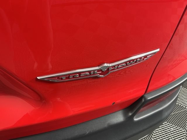 Used 2019 Jeep Cherokee Trailhawk AWD/4WD image 25