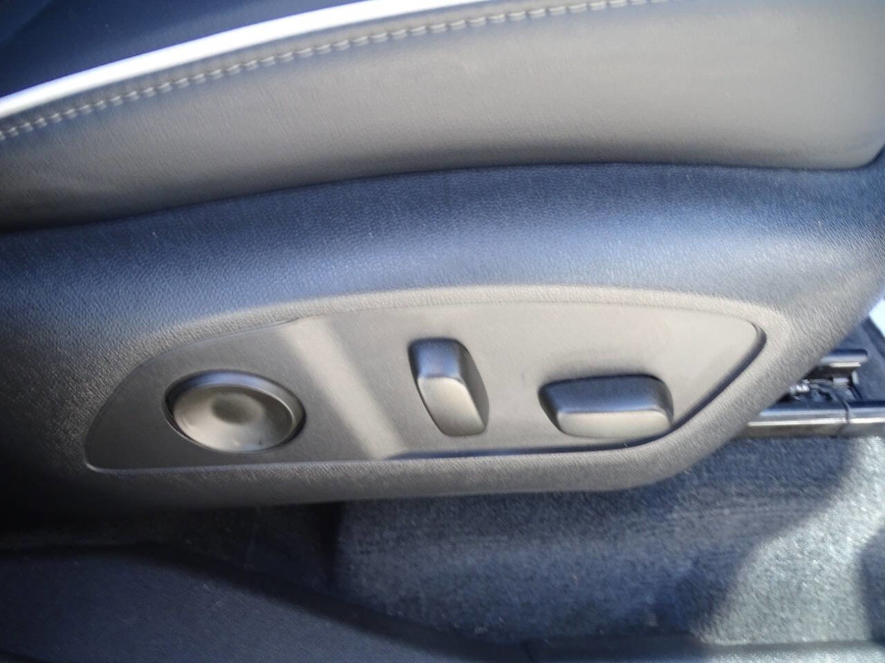 Used 2025 Buick Enclave AWD Preferred image 54