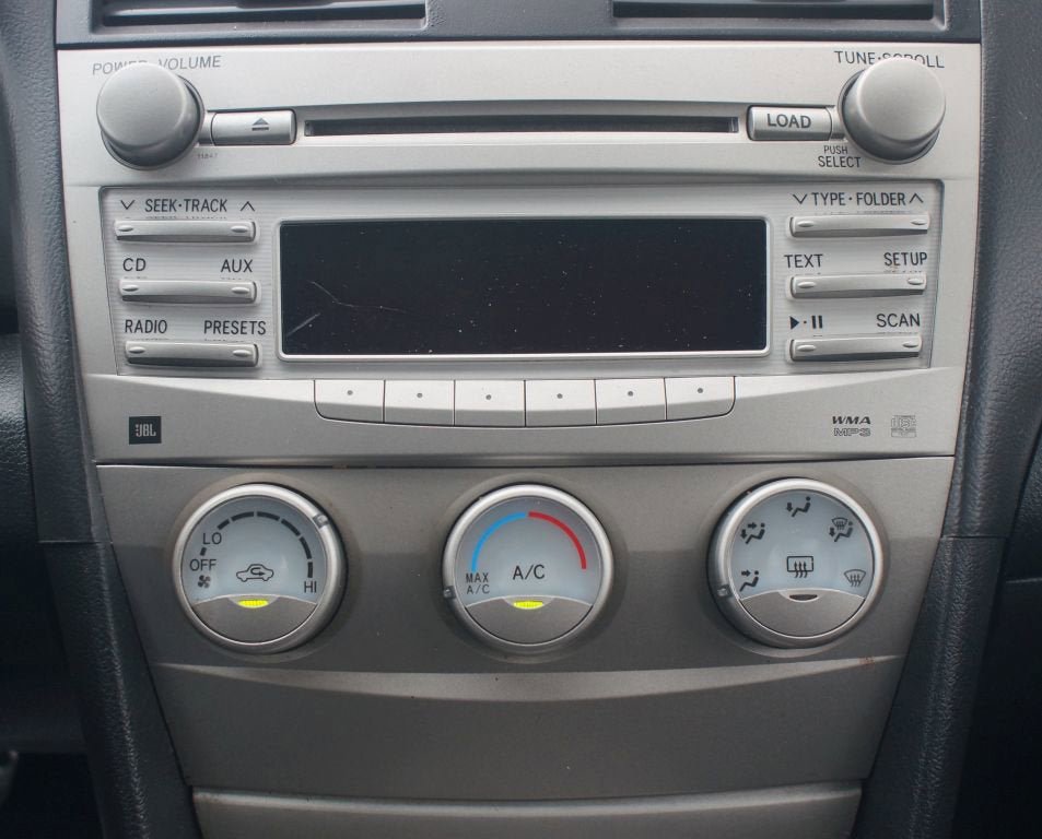 Used 2011 Toyota Camry SE w/ SE Extra-Value Pkg #1 FWD image 7
