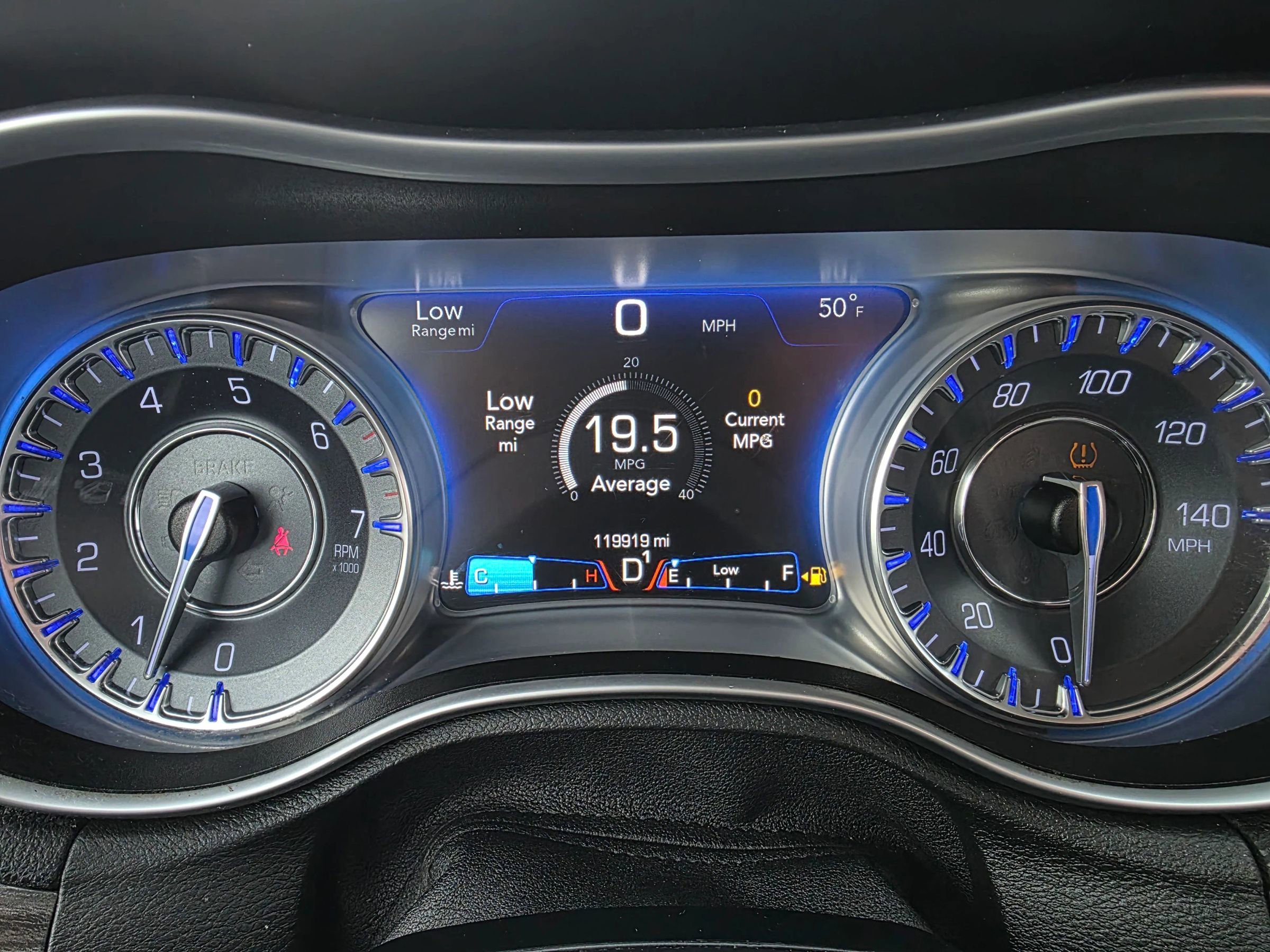 Used 2018 Chrysler 300 Touring L RWD image 18