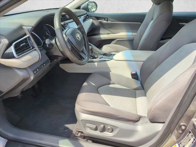 Used 2018 Toyota Camry LE image 10