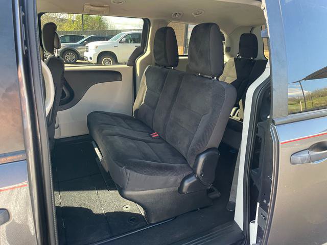 Used 2019 Dodge Grand Caravan SE w/ UConnect Hands-Free Group FWD image 17
