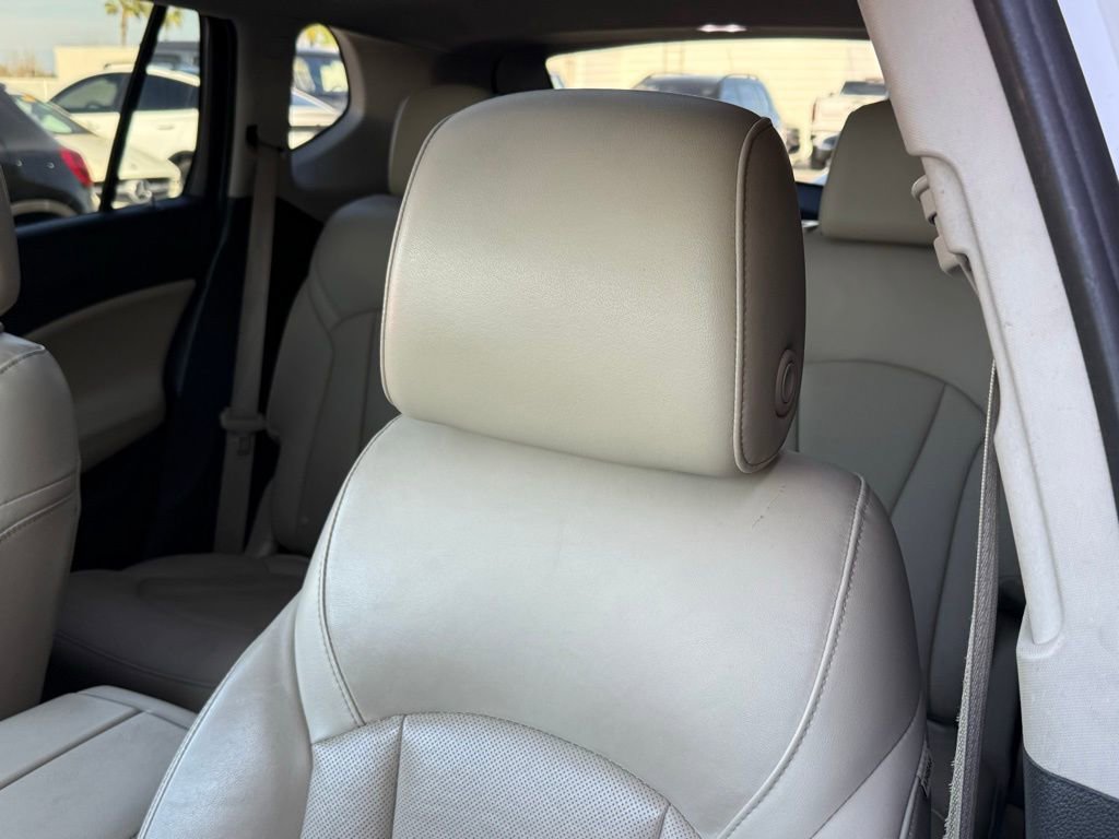 Used 2019 Buick Envision Essence image 3