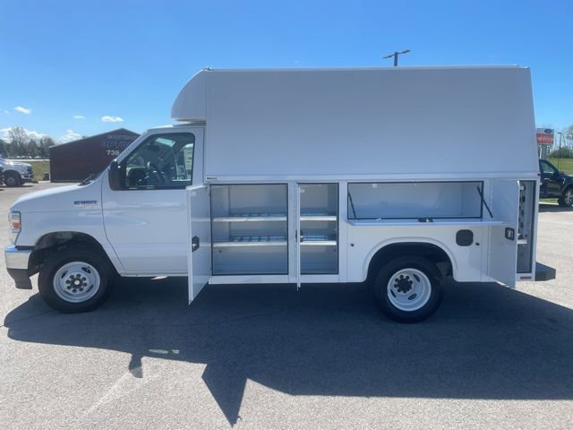 New 2027 Ford E-350 and Econoline 350 Super Duty w/ Power Equipment Group RWD image 8