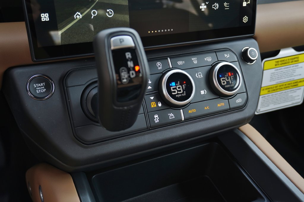 New 2026 Land Rover Defender 110 X-Dynamic SE AWD/4WD image 26