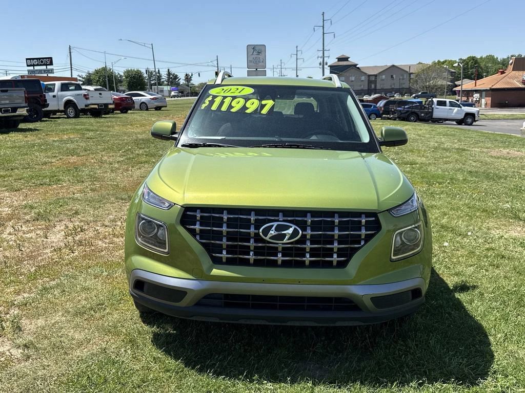 Used 2021 Hyundai Venue SEL FWD image 16