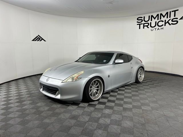 Used 2011 Nissan 370Z Touring w/ Sport Pkg image 2