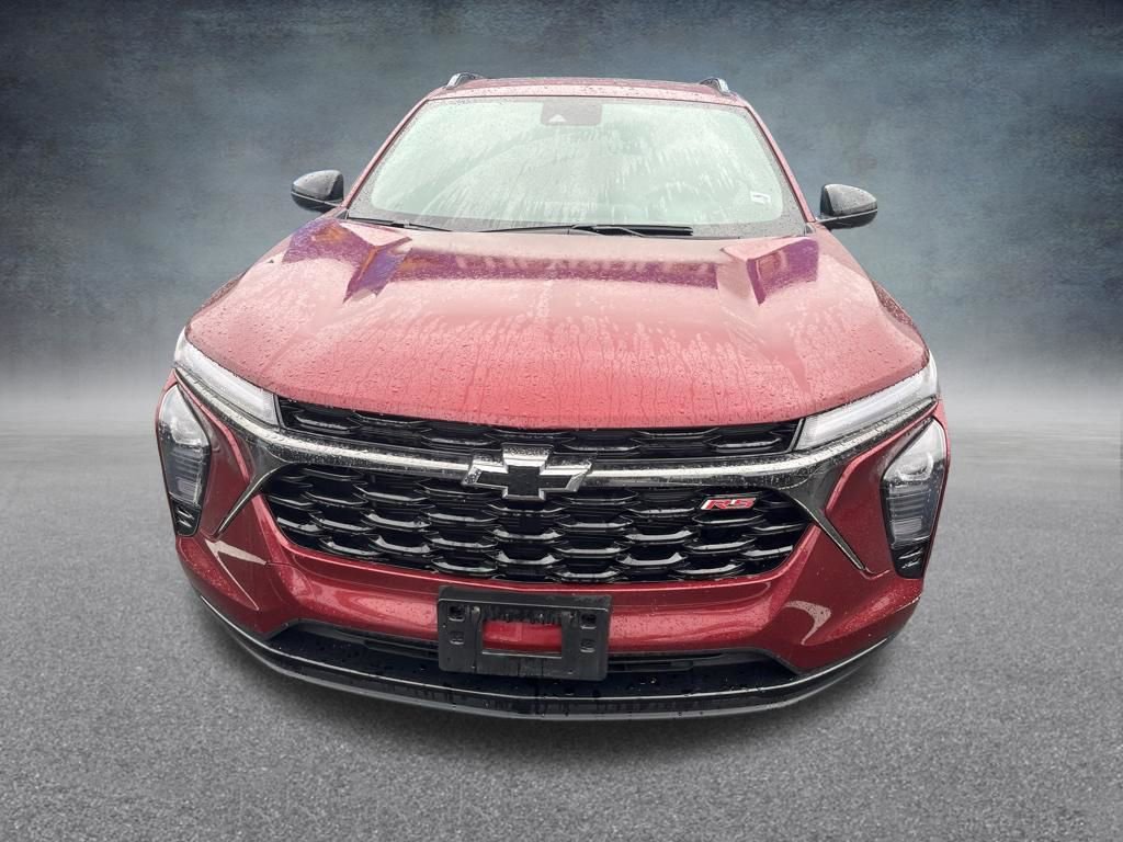 Used 2025 Chevrolet Trax RS w/ Sunroof Package FWD image 2