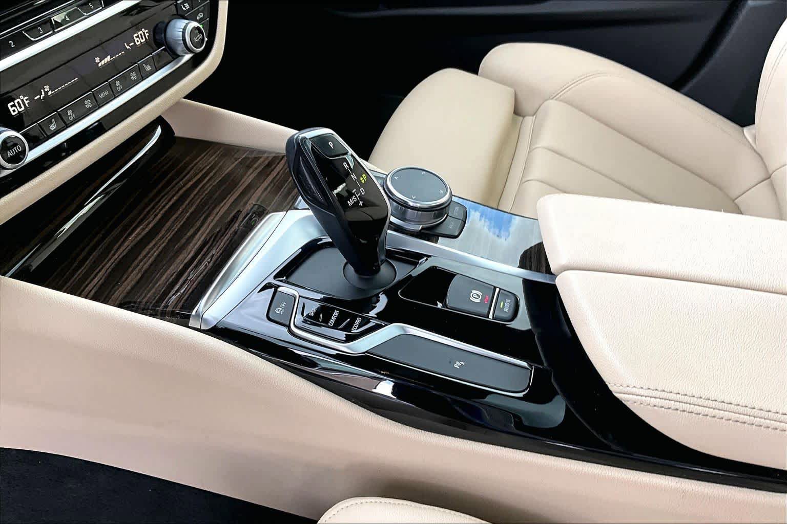 Used 2019 BMW 530i w/ Convenience Package RWD image 18