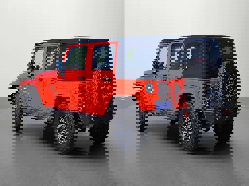 Used 2015 Jeep Wrangler Unlimited Sahara w/ Connectivity Group image 4