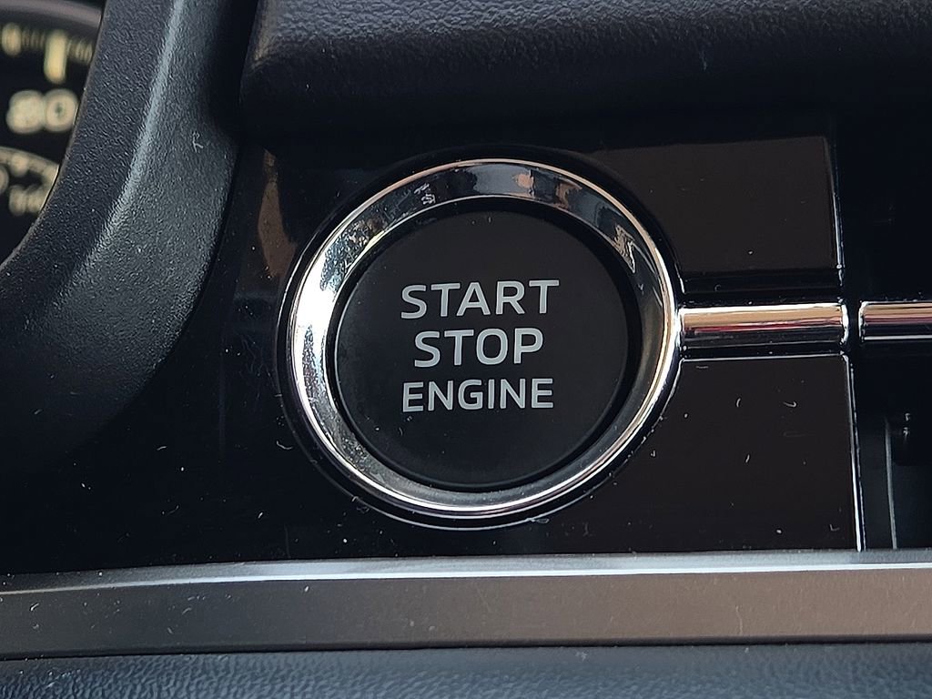 Used 2024 Mitsubishi Outlander SE image 17