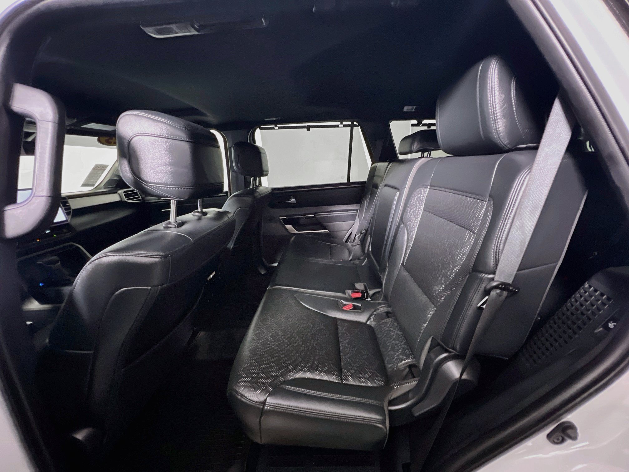 Used 2025 Toyota Sequoia Limited AWD/4WD image 28