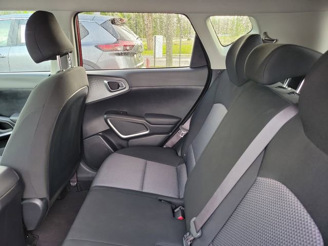 Used 2024 Kia Soul LX FWD image 27