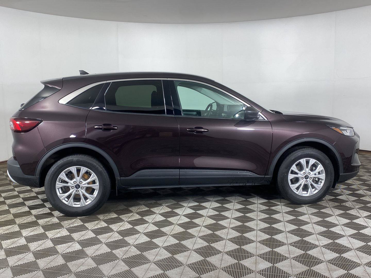 Used 2023 Ford Escape Active AWD/4WD image 24