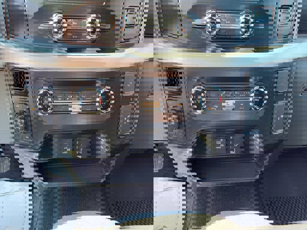 Used 2022 Ford F150 XLT w/ Equipment Group 301A Mid image 16