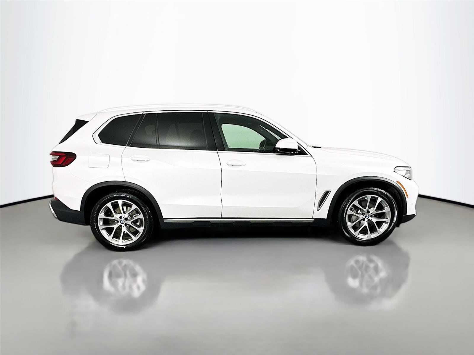 Used 2023 BMW X5 xDrive40i w/ Premium Package image 18