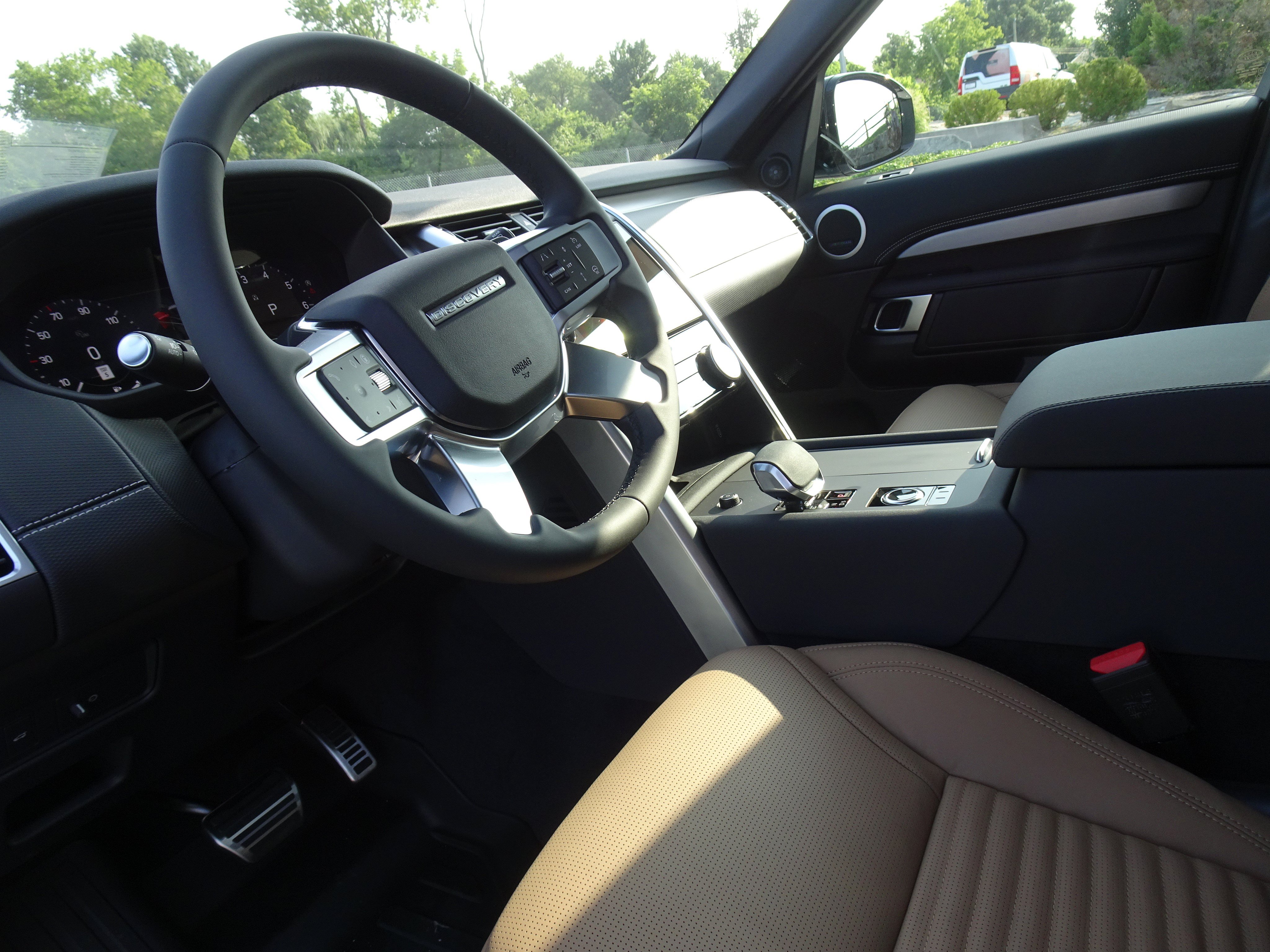 New 2026 Land Rover Discovery Dynamic SE AWD/4WD image 18