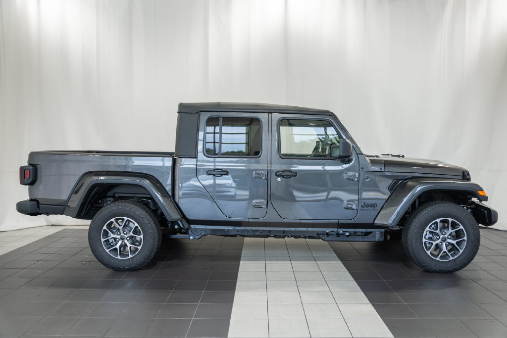 New 2027 Jeep Gladiator Sport AWD/4WD image 3