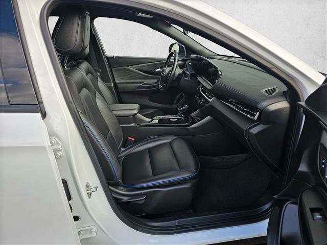 Used 2024 Buick Envista Sport Touring w/ Convenience I Package image 9