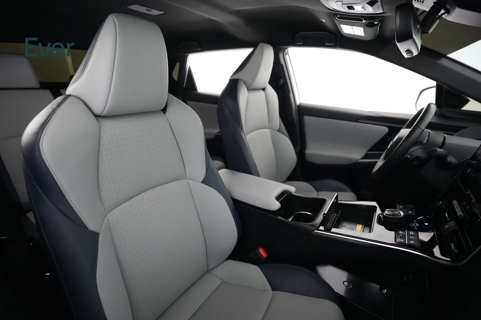 Used 2023 Subaru Solterra AWD image 23