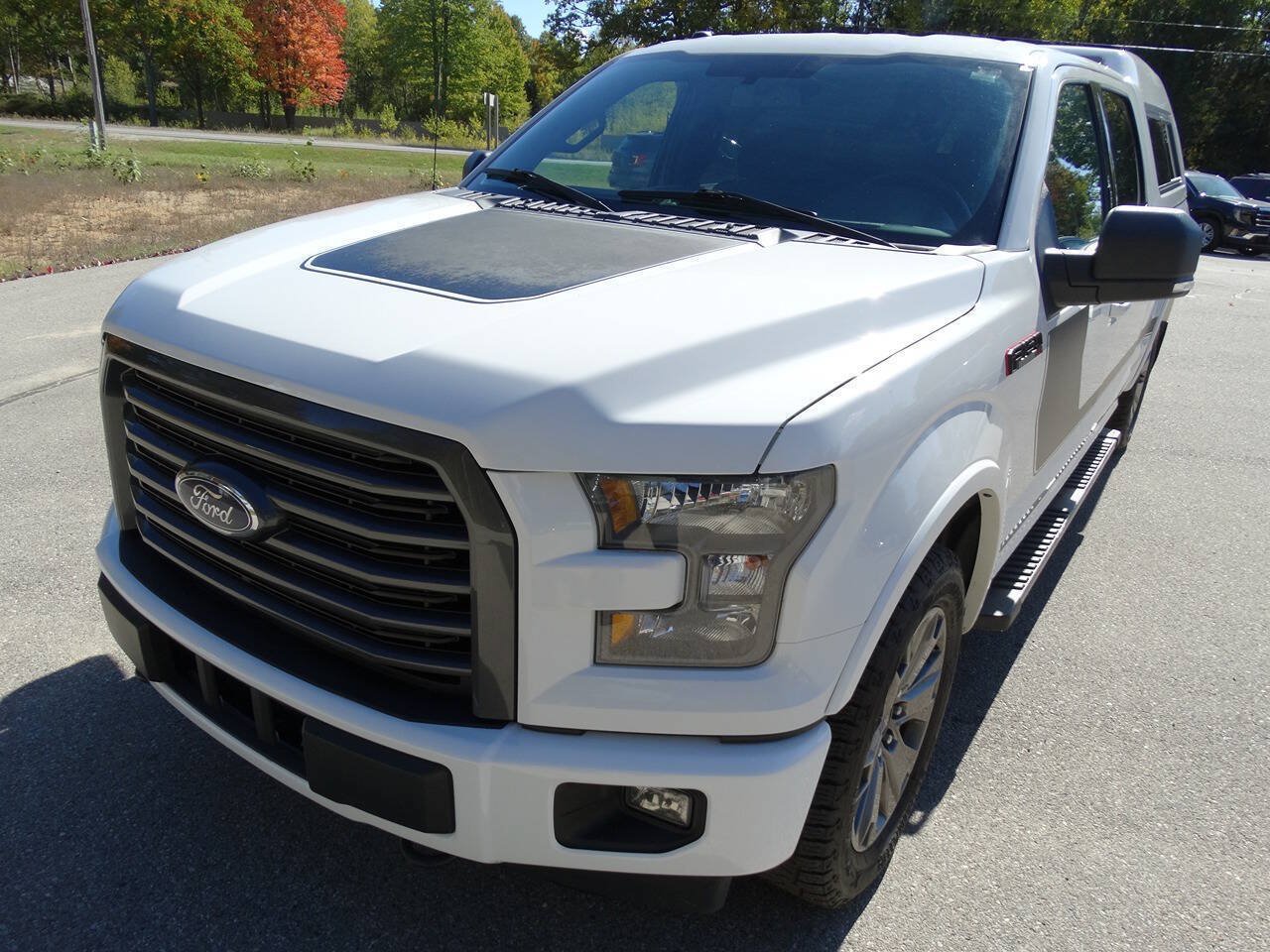 Used 2017 Ford F150 4x4 SuperCrew XLT w/ FX4 Pkg w/ Equipment Group 302A Luxury image 5