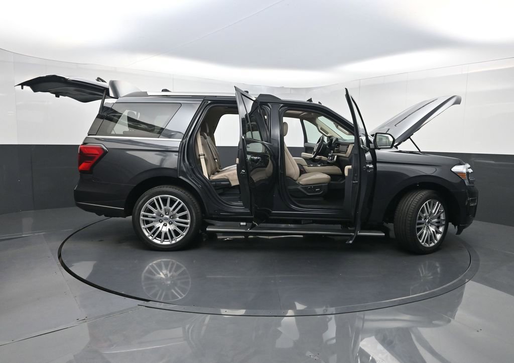 Used 2024 Ford Expedition Limited AWD/4WD image 39