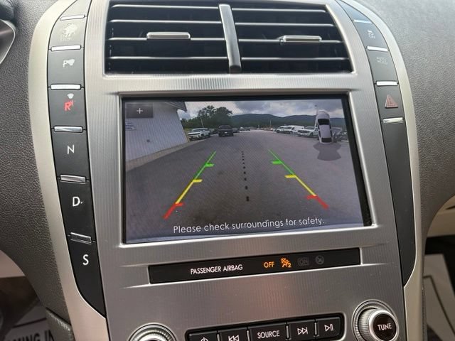 Used 2020 Lincoln MKZ FWD image 5