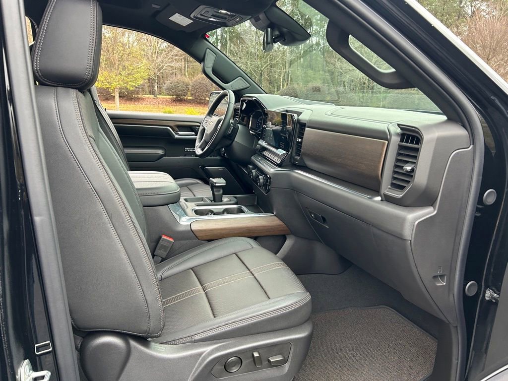 Used 2024 Chevrolet Silverado 1500 High Country image 41
