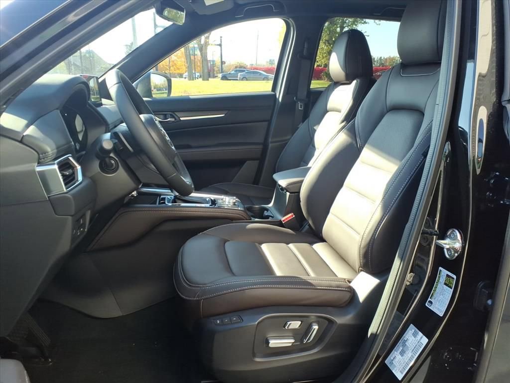 New 2025 MAZDA CX-5 Signature image 11