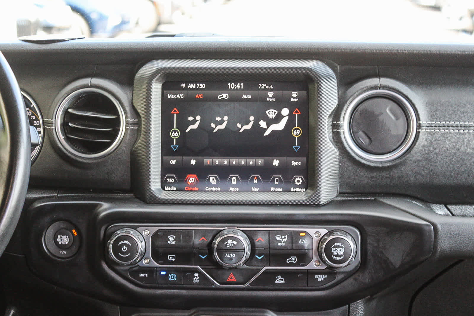 Used 2022 Jeep Wrangler Unlimited Sahara image 14