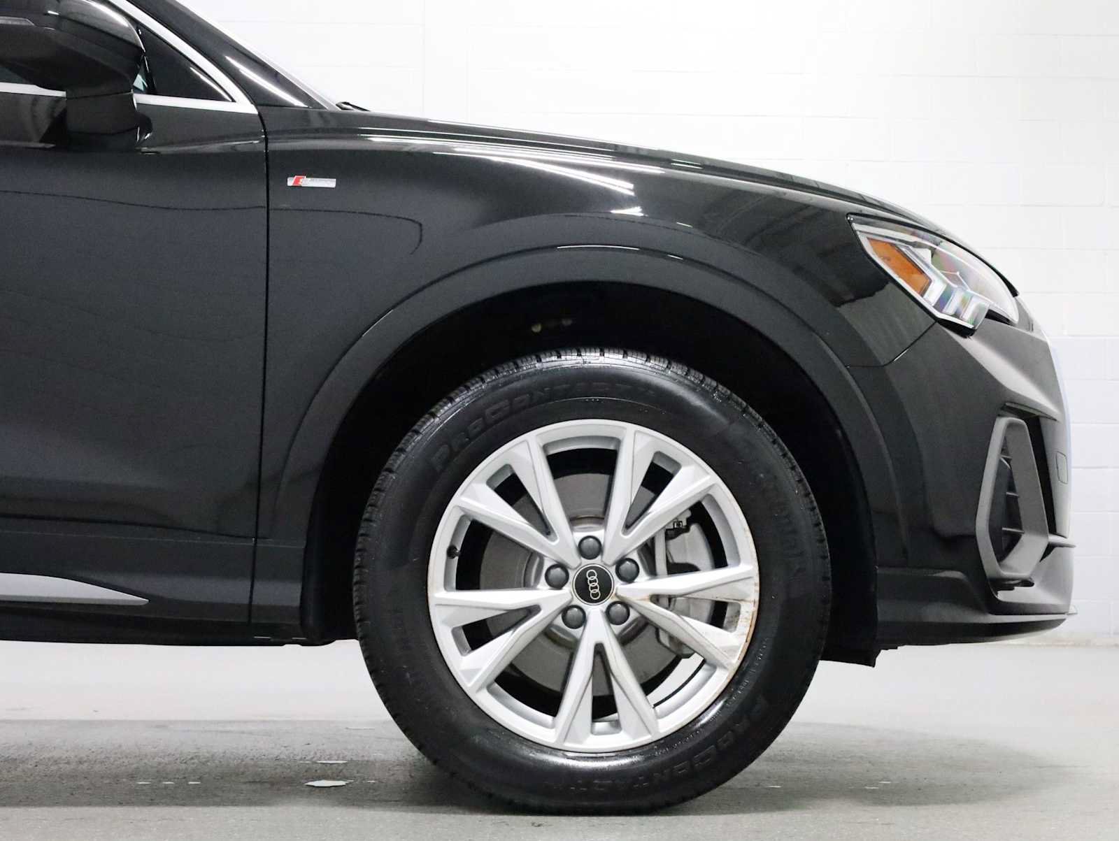 Certified 2025 Audi Q3 2.0T Premium w/ Convenience Package AWD/4WD image 11