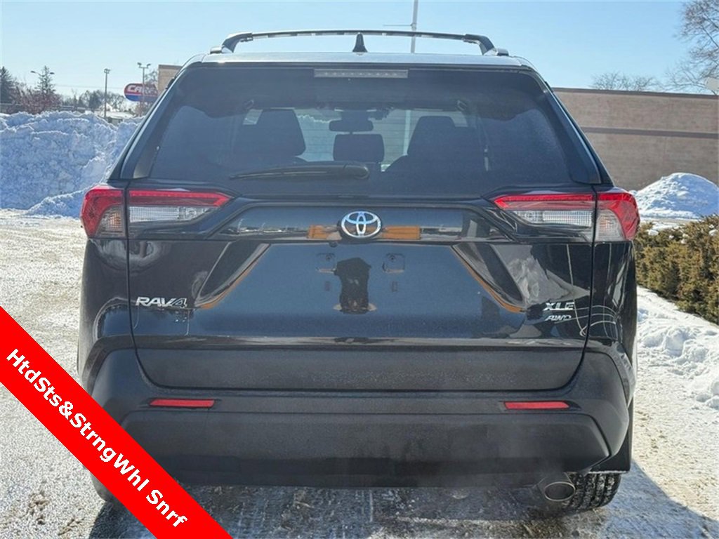 Used 2022 Toyota RAV4 XLE w/ Convenience Package image 5