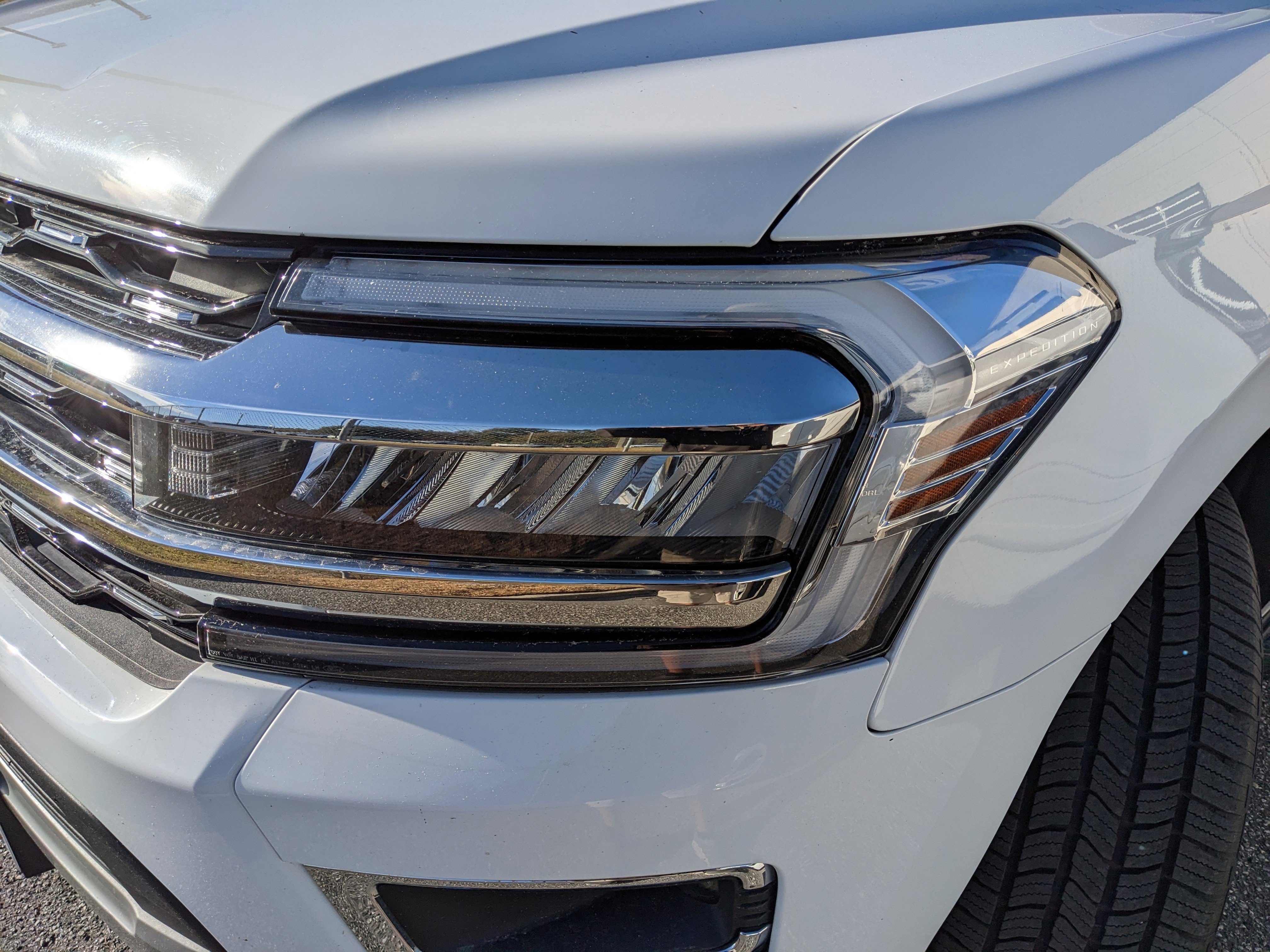 Used 2024 Ford Expedition Limited image 6