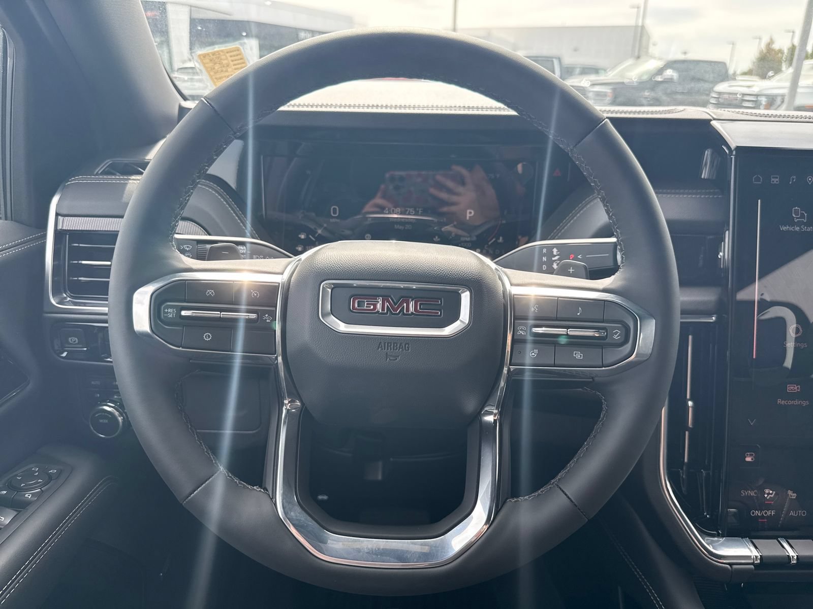 New 2026 GMC Yukon XL Elevation w/ LPO, Elevation Black Package AWD/4WD image 13