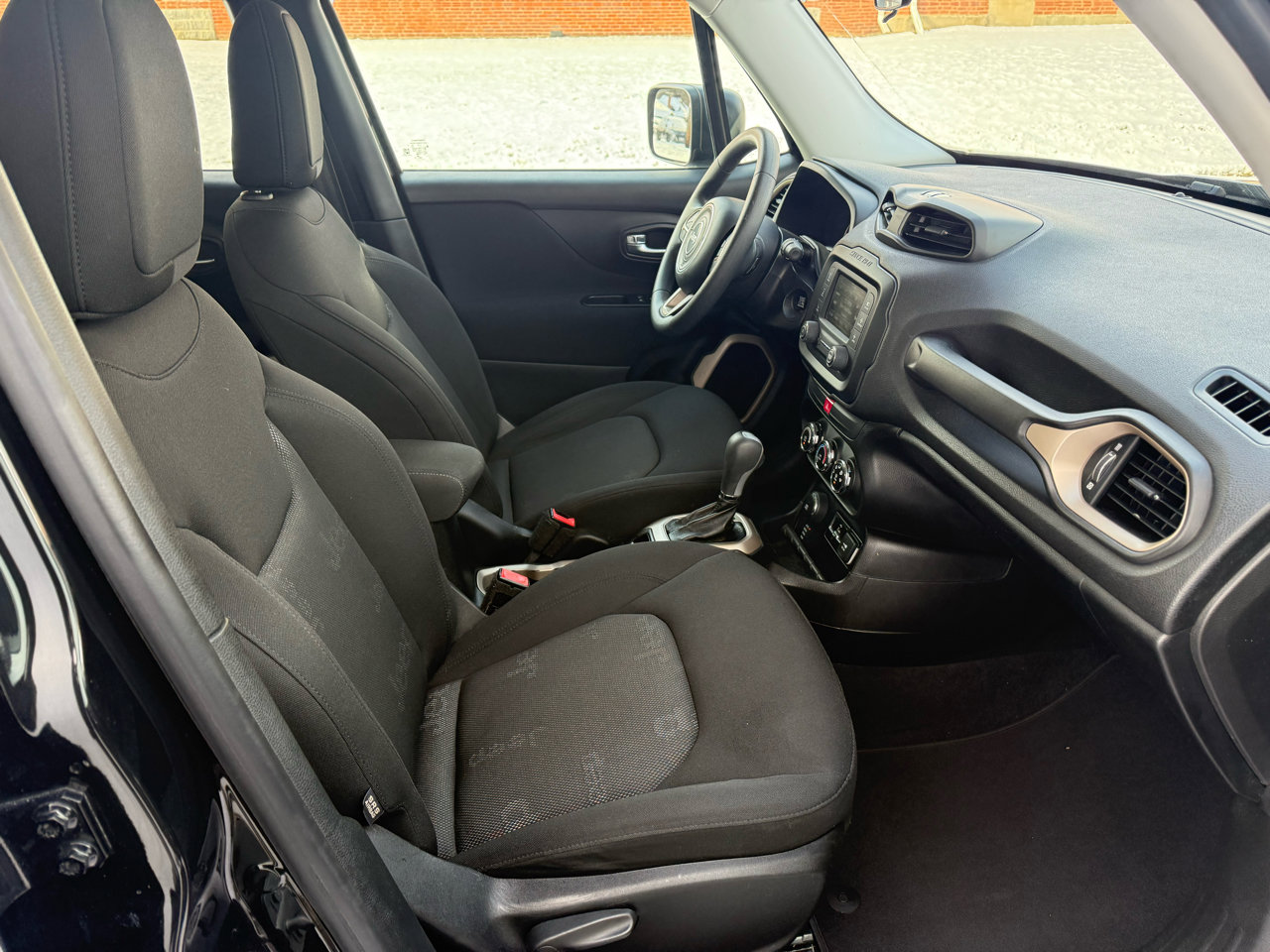 Used 2017 Jeep Renegade Sport w/ Power & Air Group image 17