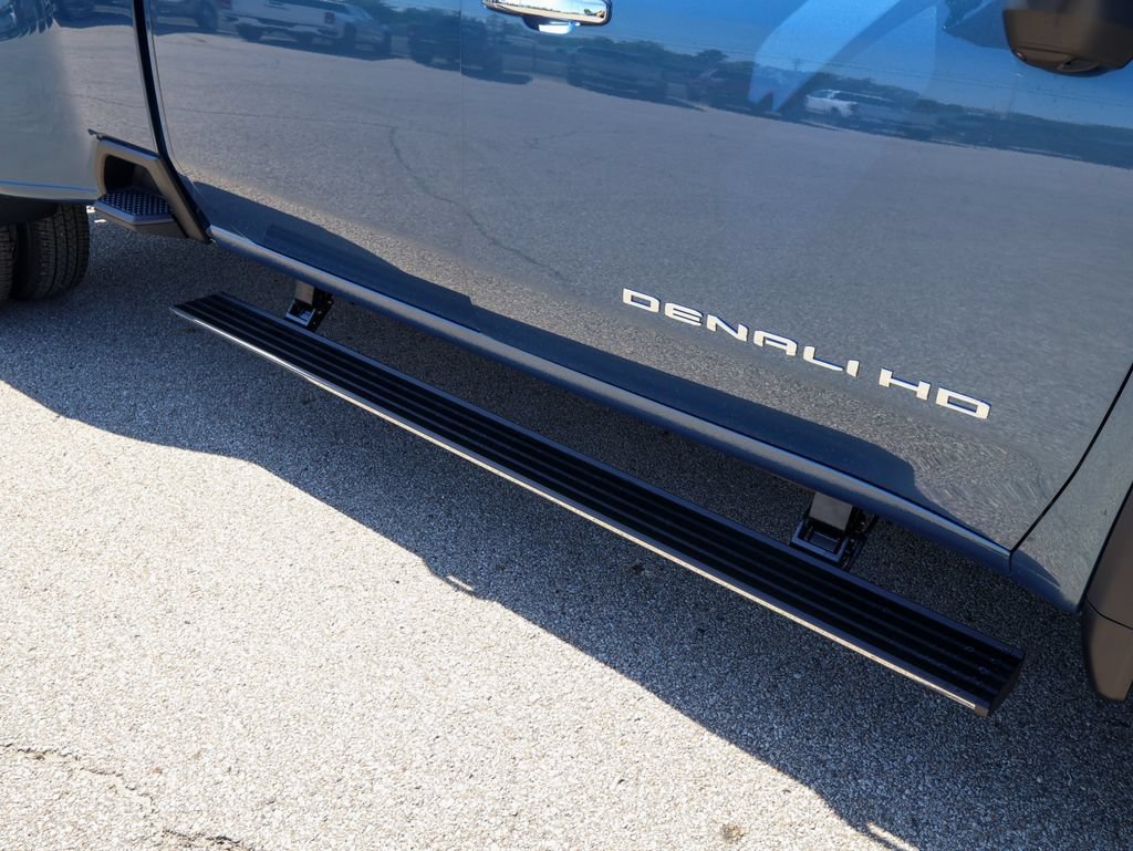New 2026 GMC Sierra 3500 Denali Ultimate AWD/4WD image 7