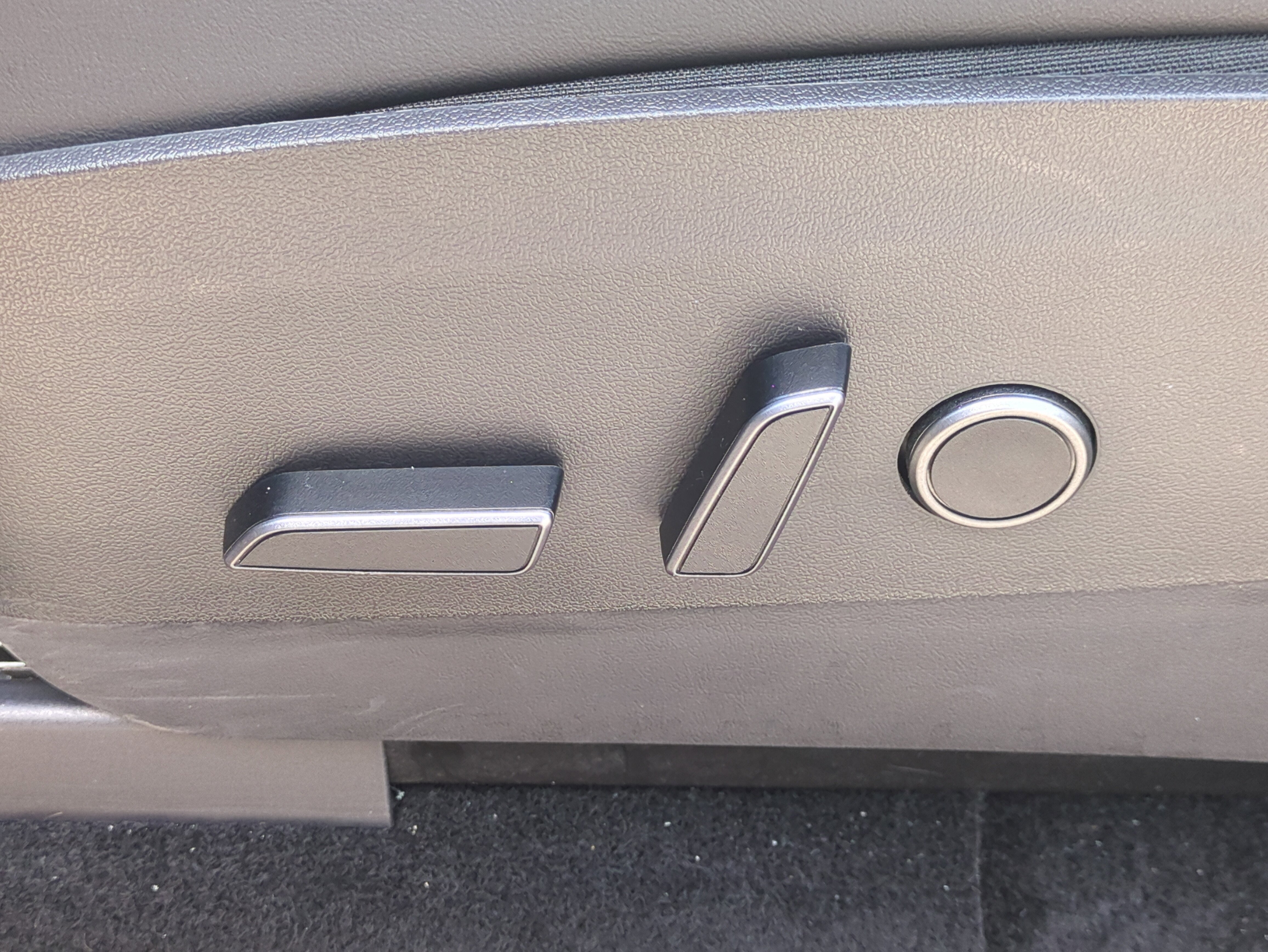 Used 2023 Tesla Model Y Performance image 21