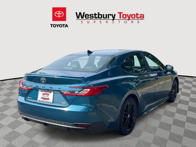 Used 2025 Toyota Camry SE w/ Convenience Package FWD image 5