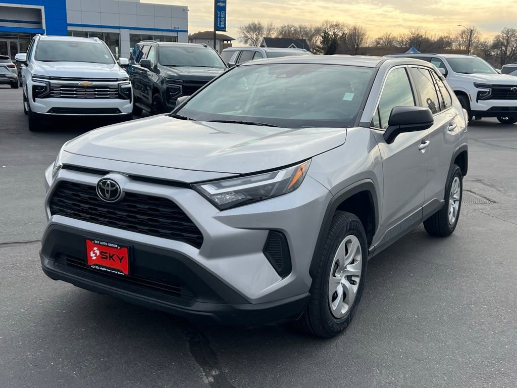 Used 2024 Toyota RAV4 LE AWD/4WD image 2