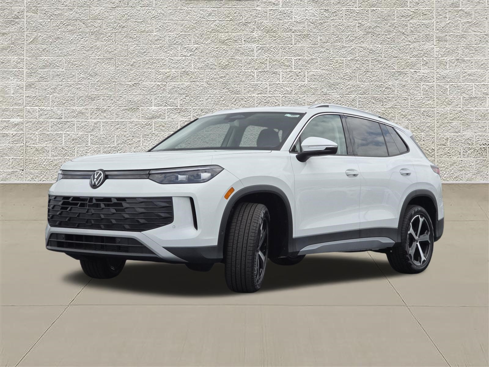 New 2026 Volkswagen Tiguan SE AWD/4WD image 3