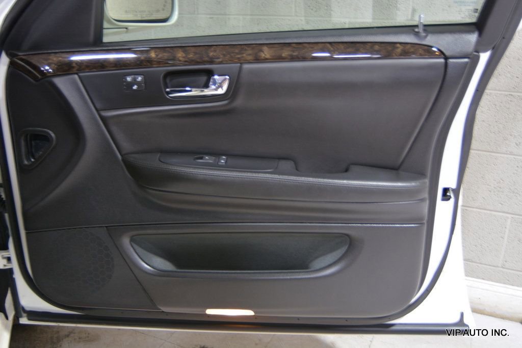 Used 2008 Cadillac DTS w/ Sun And Sound Package image 8